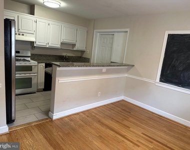 622 N Oakland Street - Photo Thumbnail 13