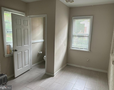 622 N Oakland Street - Photo Thumbnail 5