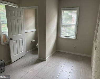 622 N Oakland Street - Photo Thumbnail 6