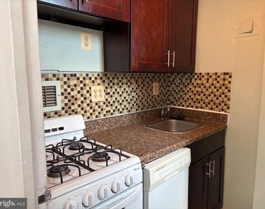 1021 Arlington Boulevard - Photo Thumbnail 2