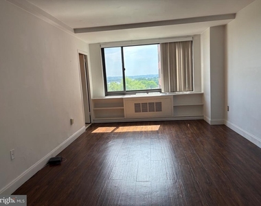 1021 Arlington Boulevard - Photo Thumbnail 6