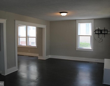 152 N Lombard Street - Photo Thumbnail 3