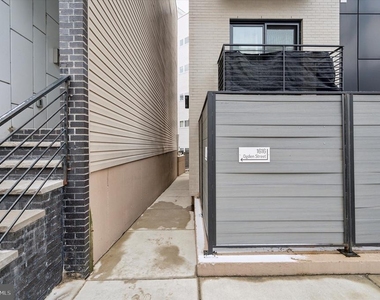 1617 Ridge Avenue - Photo Thumbnail 15