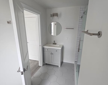 1617 Ridge Avenue - Photo Thumbnail 5