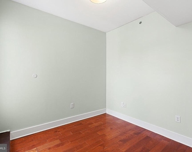1641 Christian Street - Photo Thumbnail 7