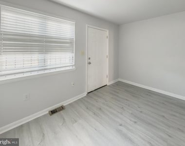 1616 Diamond St - Photo Thumbnail 10