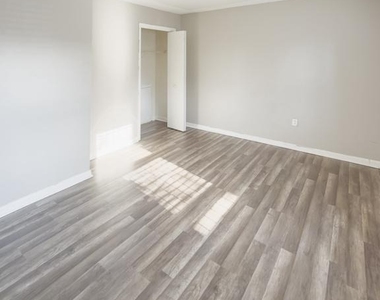 1616 Diamond St - Photo Thumbnail 4