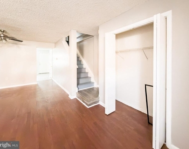 1616 Diamond St - Photo Thumbnail 3