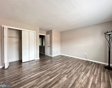 1616 Diamond St - Photo Thumbnail 8