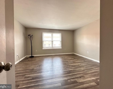 1616 Diamond St - Photo Thumbnail 7