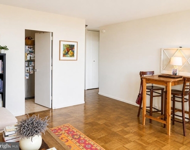210 Locust Street - Photo Thumbnail 2