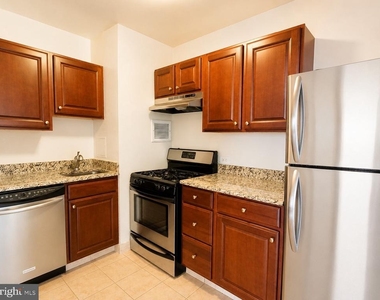 210 Locust Street - Photo Thumbnail 3