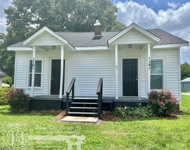 1101 N Anthony Street - Photo Thumbnail 1
