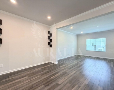 5243 Forsyth Park Street - Photo Thumbnail 9