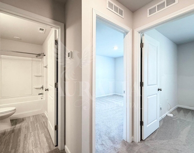 5243 Forsyth Park Street - Photo Thumbnail 21