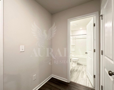 5243 Forsyth Park Street - Photo Thumbnail 5