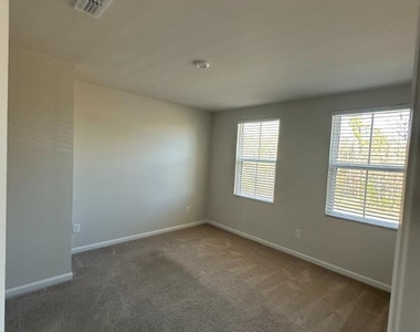 80 Hunting Woods Drive - Photo Thumbnail 16