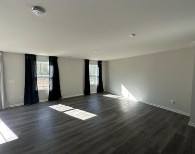 80 Hunting Woods Drive - Photo Thumbnail 4