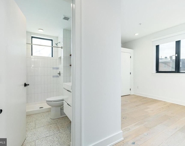 965 Frankford Avenue - Photo Thumbnail 6