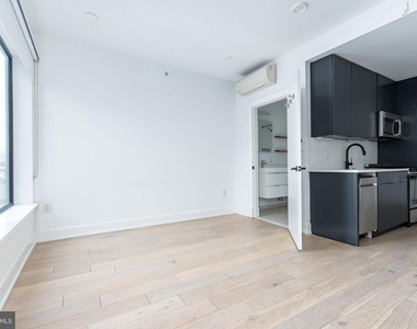 965 Frankford Avenue - Photo Thumbnail 5