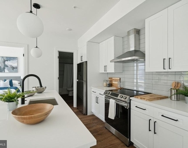 5904 Germantown Avenue - Photo Thumbnail 7