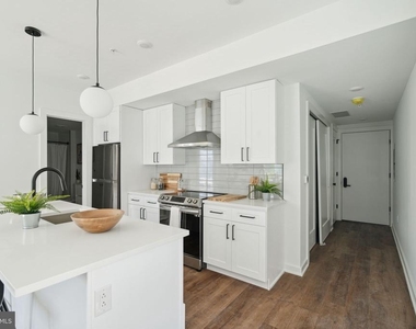 5904 Germantown Avenue - Photo Thumbnail 4