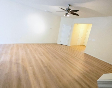 221 Olivet Loop - Photo Thumbnail 5