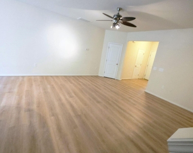 221 Olivet Loop - Photo Thumbnail 5