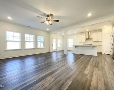 709 Hardin Hill Lane - Photo Thumbnail 8