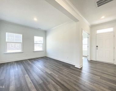 709 Hardin Hill Lane - Photo Thumbnail 6