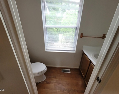 104 Corgy Drive - Photo Thumbnail 11