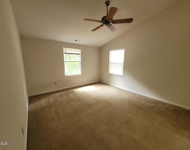 104 Corgy Drive - Photo Thumbnail 14