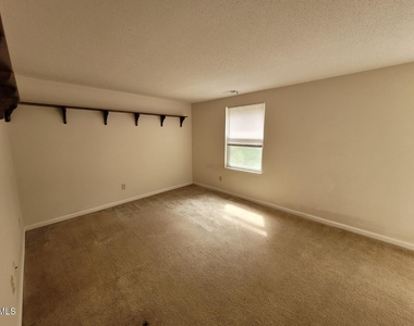 104 Corgy Drive - Photo Thumbnail 26