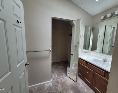 104 Corgy Drive - Photo Thumbnail 18