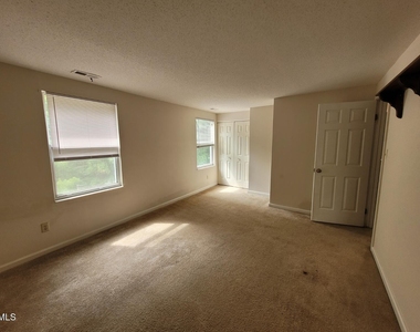 104 Corgy Drive - Photo Thumbnail 27