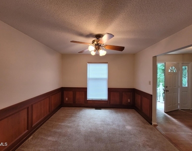 104 Corgy Drive - Photo Thumbnail 9