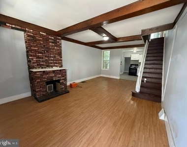 708 E Madison Street - Photo Thumbnail 6
