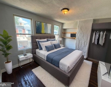 708 E Madison Street - Photo Thumbnail 4