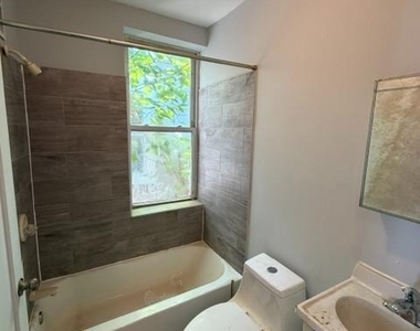 708 E Madison Street - Photo Thumbnail 11