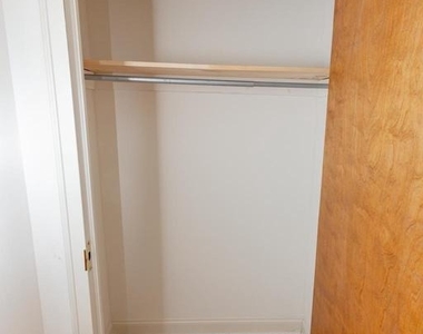 1411-2 Walnut Street - Photo Thumbnail 14