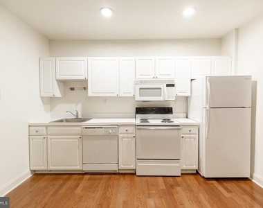 1411-2 Walnut Street - Photo Thumbnail 7