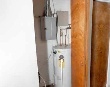 1411-2 Walnut Street - Photo Thumbnail 10