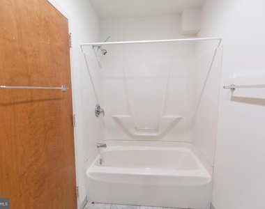 1411-2 Walnut Street - Photo Thumbnail 18