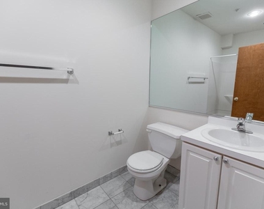 1411-2 Walnut Street - Photo Thumbnail 17