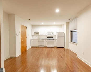 1411-2 Walnut Street - Photo Thumbnail 6