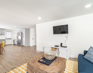 412 1st Street - Photo Thumbnail 7