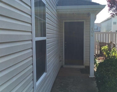 404 Commons Drive - Photo Thumbnail 2