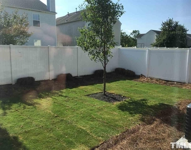 404 Commons Drive - Photo Thumbnail 14