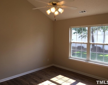 404 Commons Drive - Photo Thumbnail 7