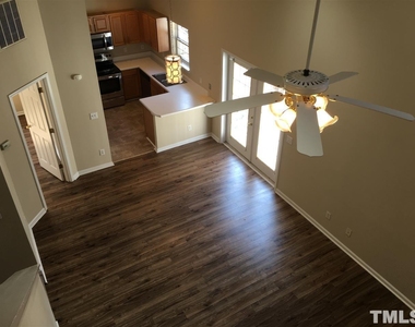 404 Commons Drive - Photo Thumbnail 13
